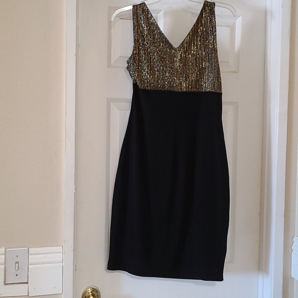 Dress - Picture 5 of 5